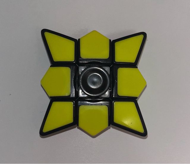 Juego de cubos de Rubik variados