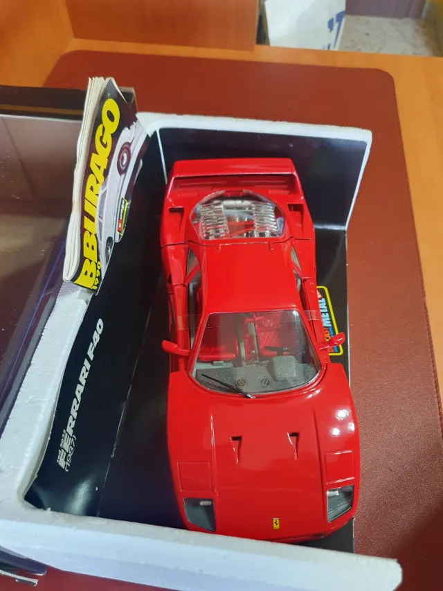 Ferrari F40  Bburago Scala  da 1/18