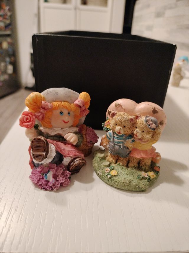 Set 2 statuine orsacchiotti e bambina