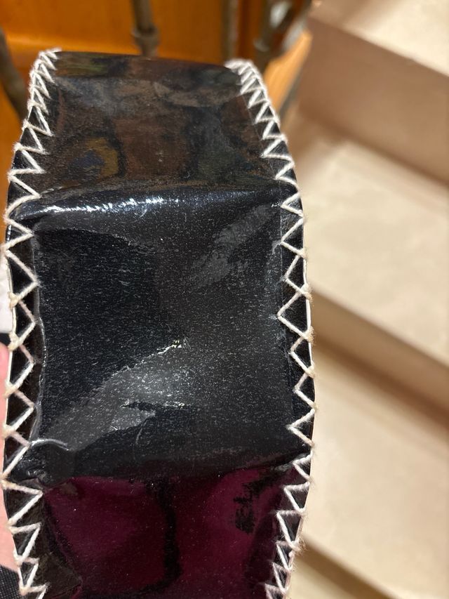 Borsa fatta a mano con design in pelle bovina bianca e nera