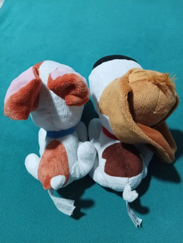 Lote 2 peluches perro de la película máscotas 2