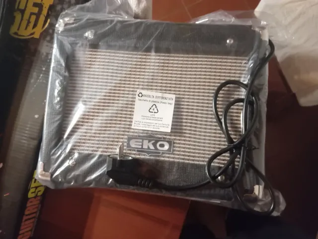 Kit EKO EG-11 Guitar Pack Black con libro SMMAG!