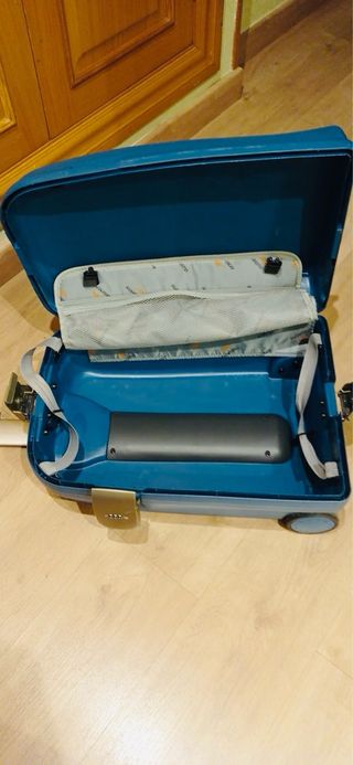 Maleta de cabina azul con ruedas y asa extensible