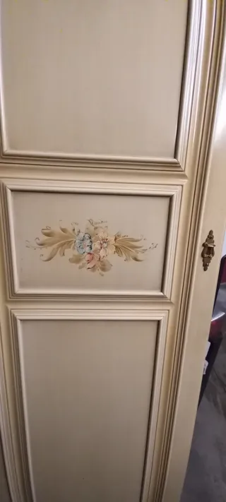 Armadio guardaroba in noce