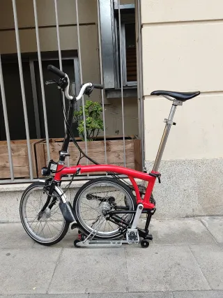 Bicicleta Brompton Roja Plegable 6 marchas.