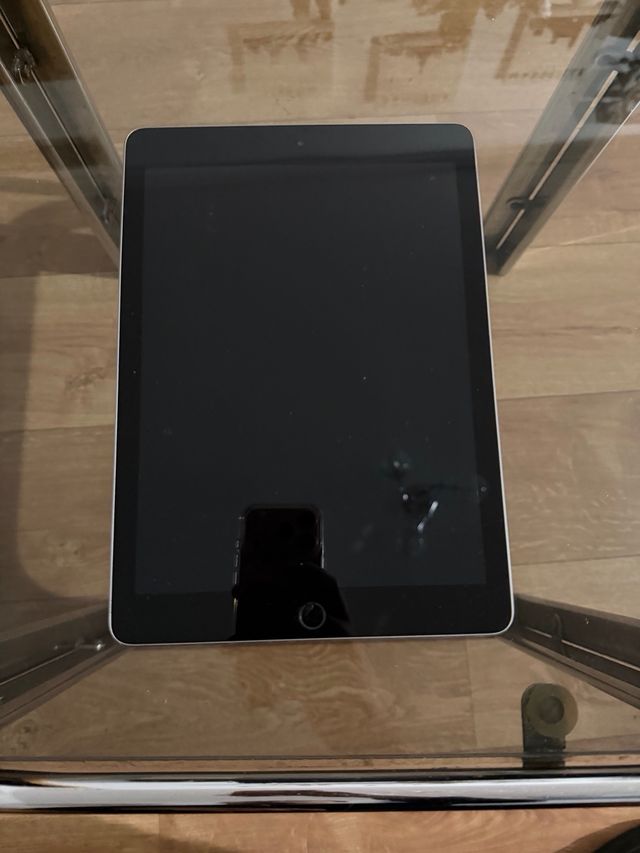Apple iPad 6th Gen Plata