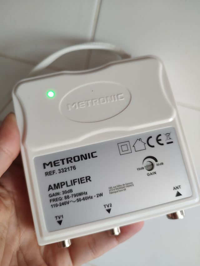 Amplificador de señal Metronic TV FM VHF UHF