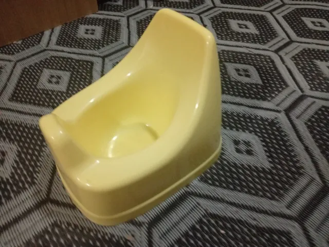 Orinal infantil amarillo