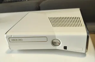 Pack Xbox 360 + 3 mandos + 17 Juegos + Sensor.