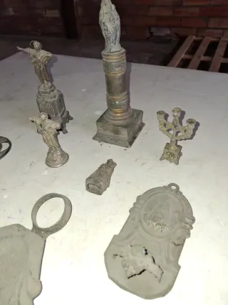 Figuras y objetos religiosos varios CG