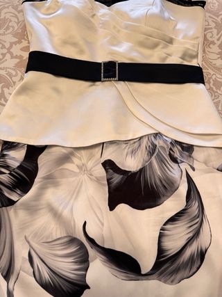 Abito da cocktail bianco e nero