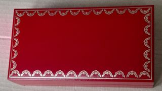 Caja Cartier para gafas roja