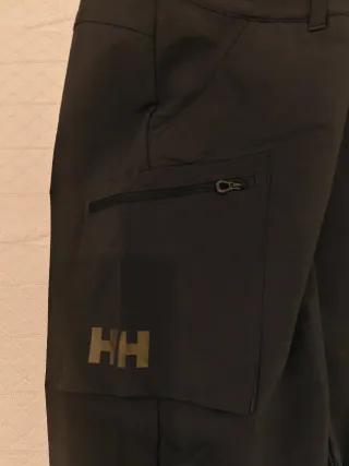 Pantalón Helly Hansen BRONO SOFTSHELL senderismo.