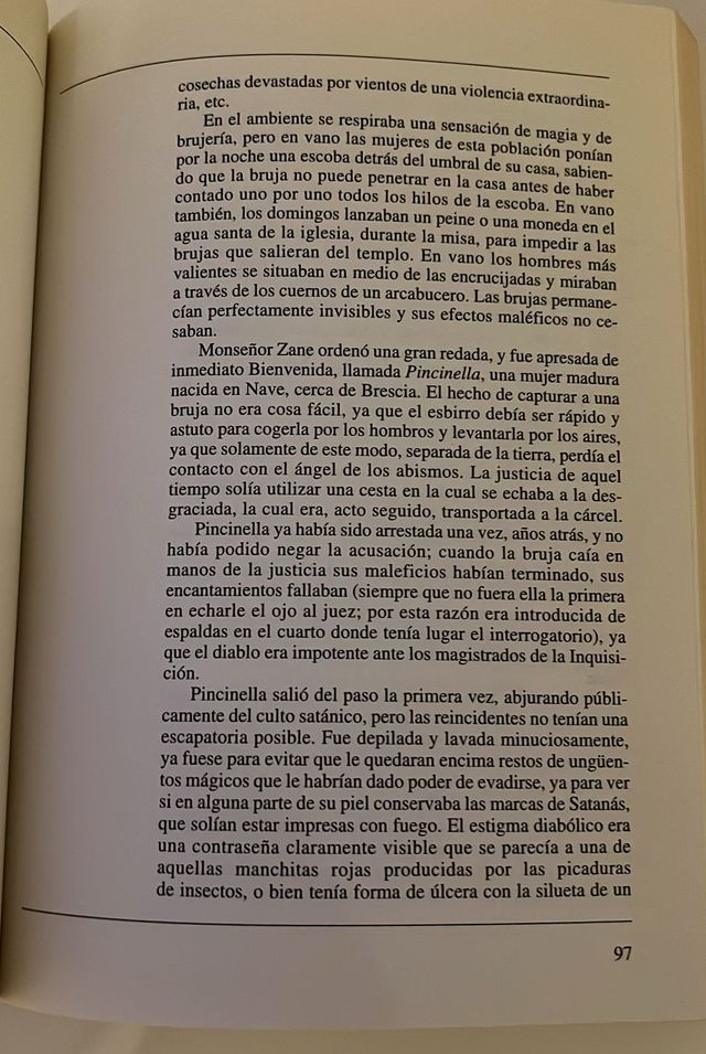 El gran libro de la magia y de la brujería (Spa...