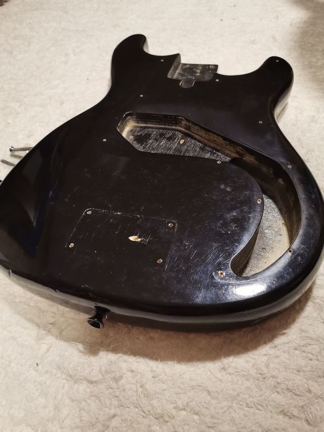 Cuerpo precision bajo eléctrico negro