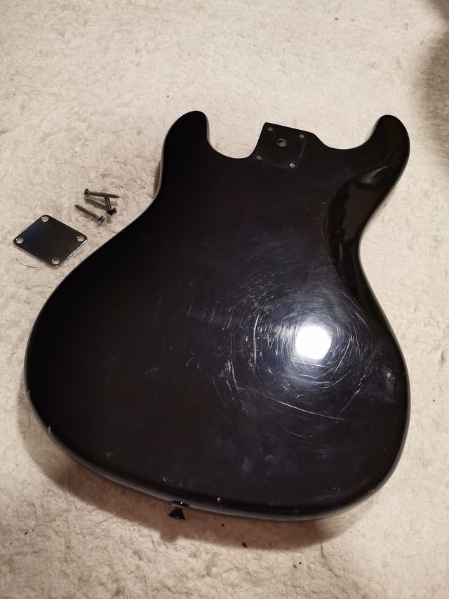 Cuerpo precision bajo eléctrico negro