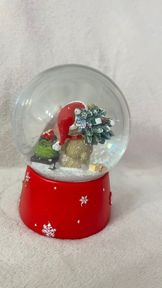 Bola de nieve de Navidad con figura oso