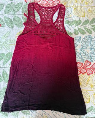 Camiseta tirantes degradado morado/rojo