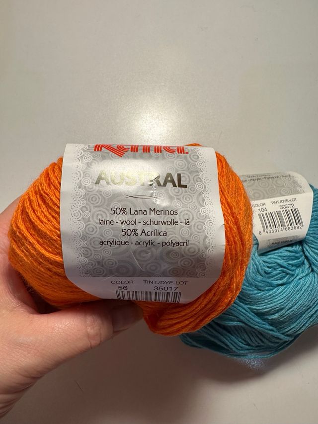 Filati arancioni e turchesi Katia Austral