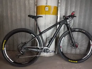 Bicicleta MTB Carbono Ruedas 29 
Marca Felt