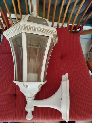 Lámpara de pared exterior blanca