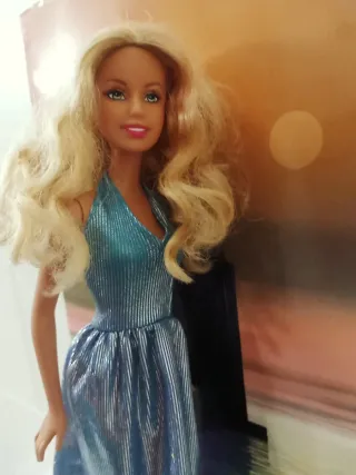Barbie Fashionista con traje de gala. Mattel 1999