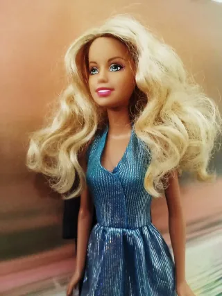 Barbie Fashionista con traje de gala. Mattel 1999