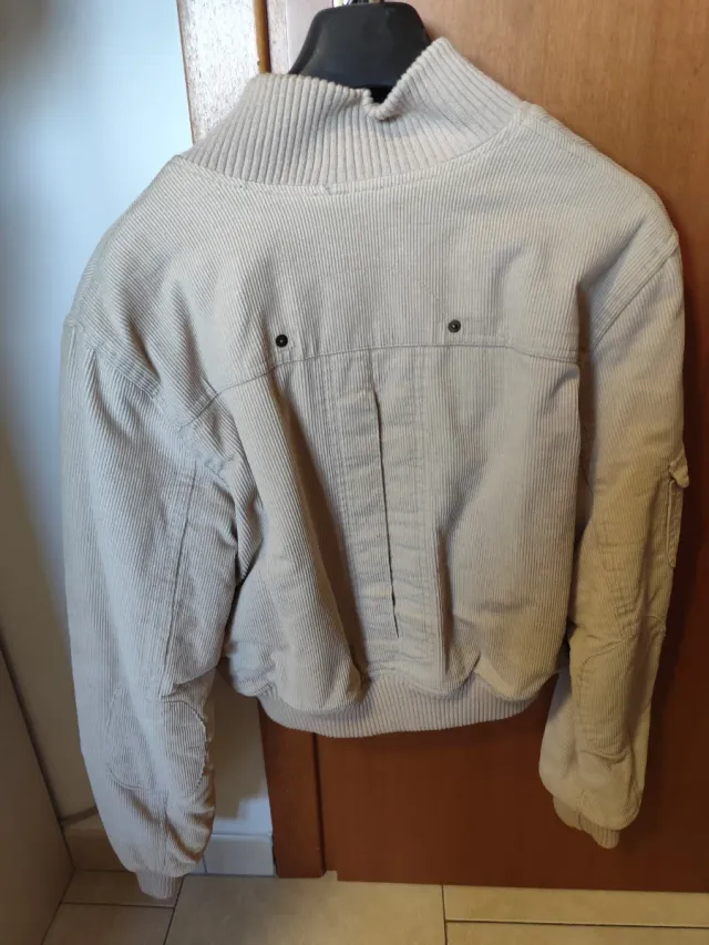 Bomber Comos beige trapuntato taglia XL
IT 46