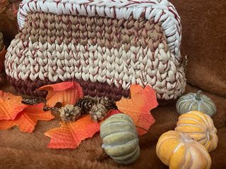 Borsa uncinetto beige e marrone “Sussurri autunno”