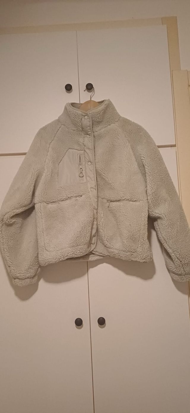 Chaqueta beige de borreguito