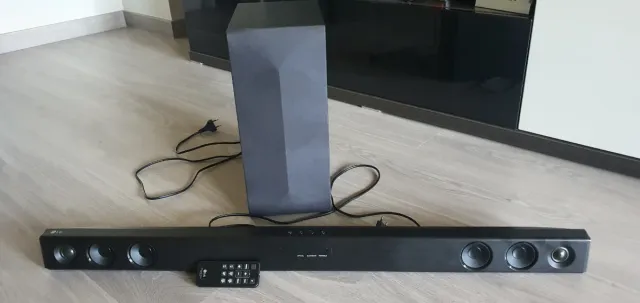 Barra de Sonido LG + Subwoofer Negro