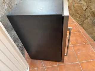 Nevera para vino negra