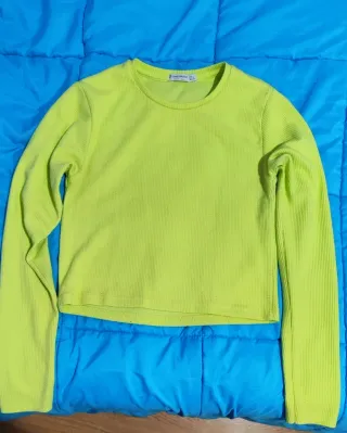 Jersey amarillo Stradivarius bonito y llamativo