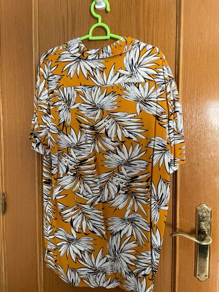 Camisa Primark Estampado Hojas Talla M