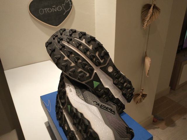 Zapatillas mujer trail running Brooks Caldera8,T39