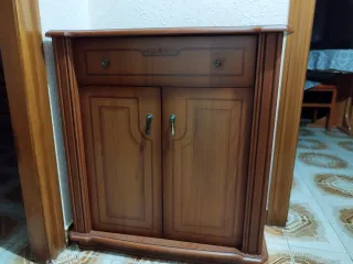 Mueble recibidor de madera