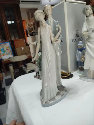 Lladró Pareja Jóvenes Diplomáticos