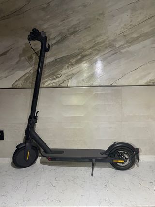 Patinete Eléctrico Xiaomi Essential  20 km/h