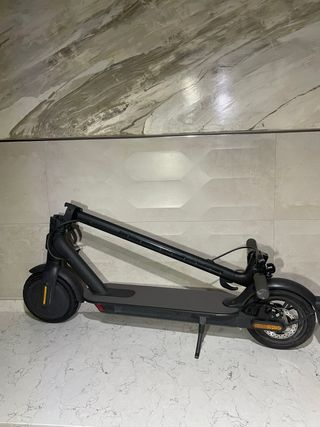 Patinete Eléctrico Xiaomi Essential  20 km/h