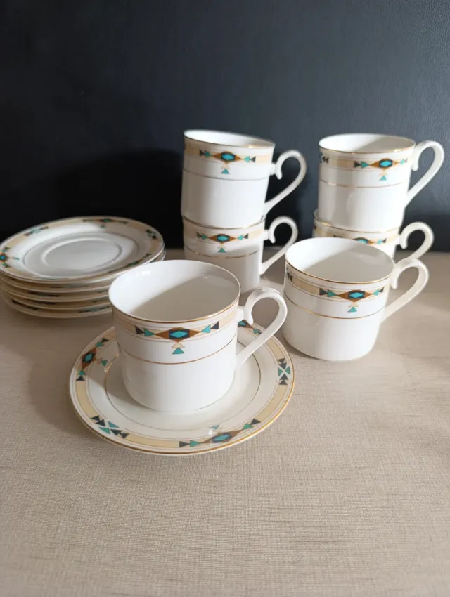 Juego de té porcelana blanco y dorado