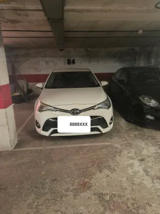 Plaza de garaje grande