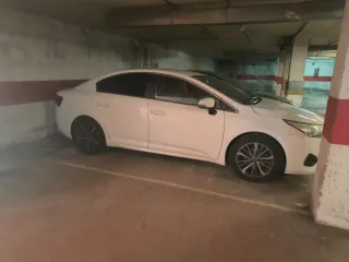 Plaza de garaje grande