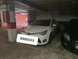 Plaza de garaje grande