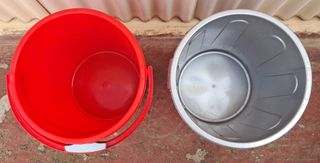 4 CUBOS DE BASURA VARIADOS 2 DE 21L Y 2 DE 7L