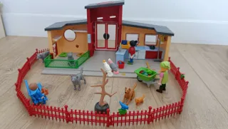 Lote Playmobil: caravana, clínica, casa árbol,etc