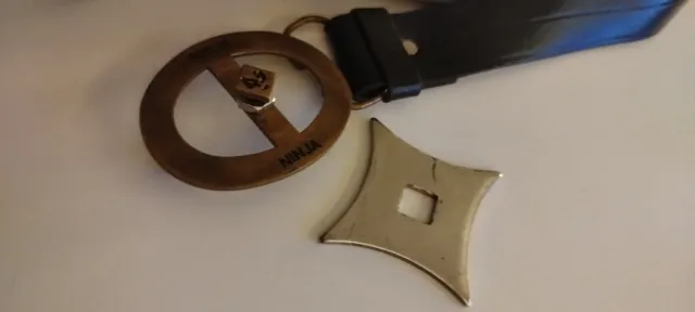 Cinturón Ninja con Shuriken Extraiible