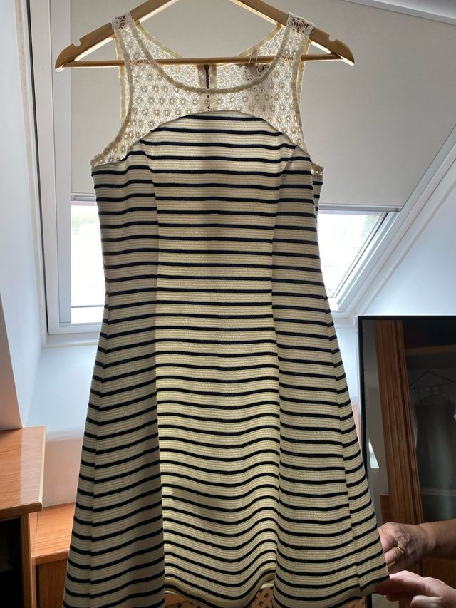 Vestido Springfield con etiqueta