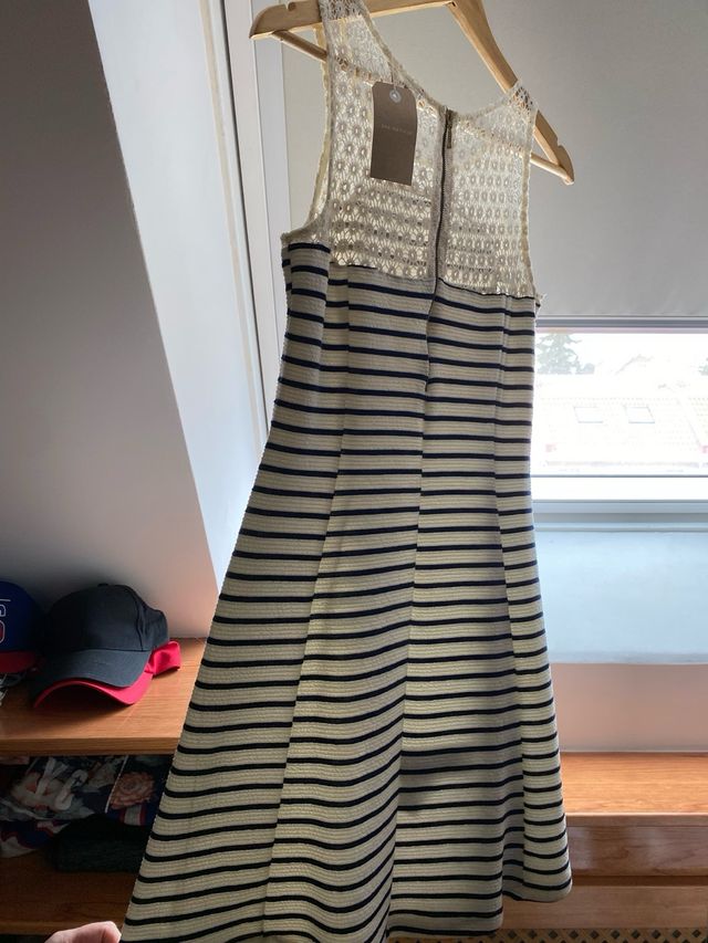 Vestido Springfield con etiqueta