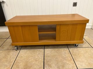 Mueble TV madera y metal con ruedas