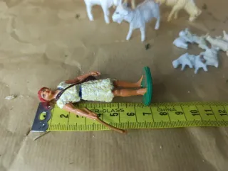 Pastor Belén con ovejas y cabra